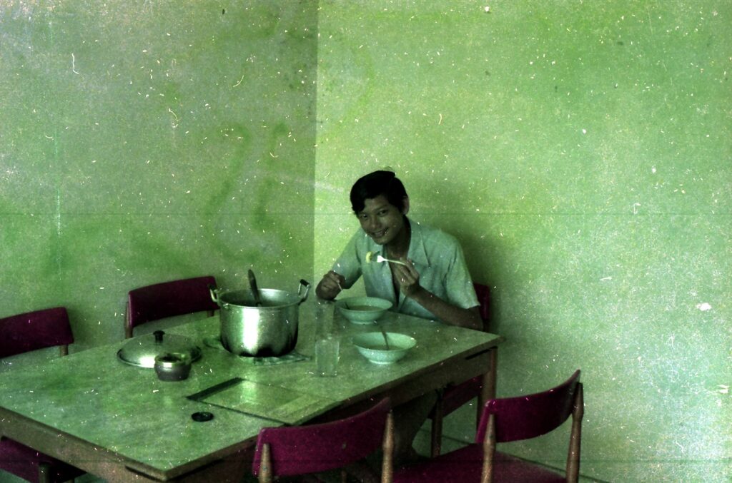 1977 Pasir Ris Chalet with Wang Lock Tong