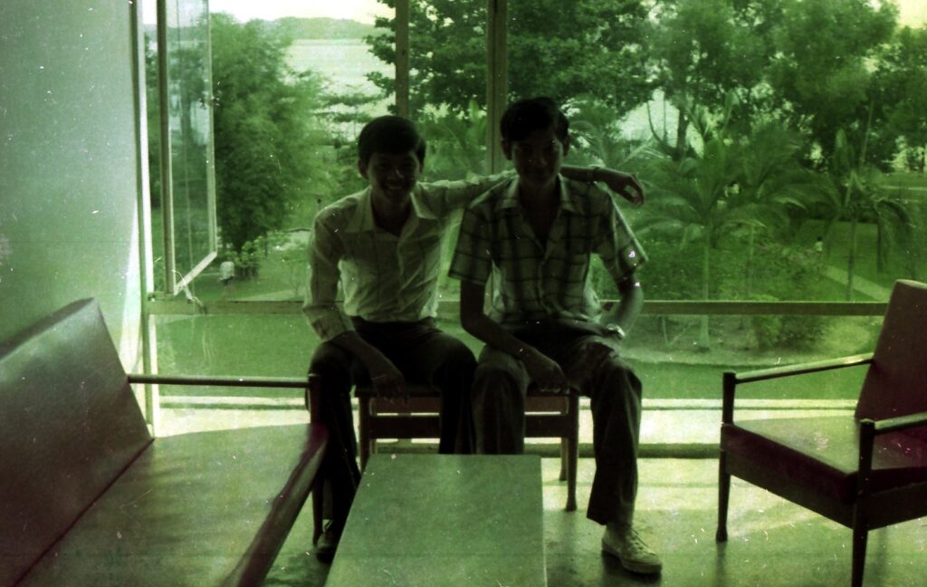 1977 Pasir Ris Chalet with Wang Lock Tong