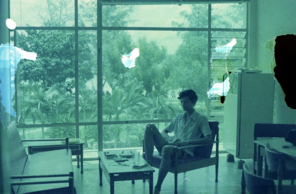 1977 Pasir Ris Chalet with Wang Lock Tong