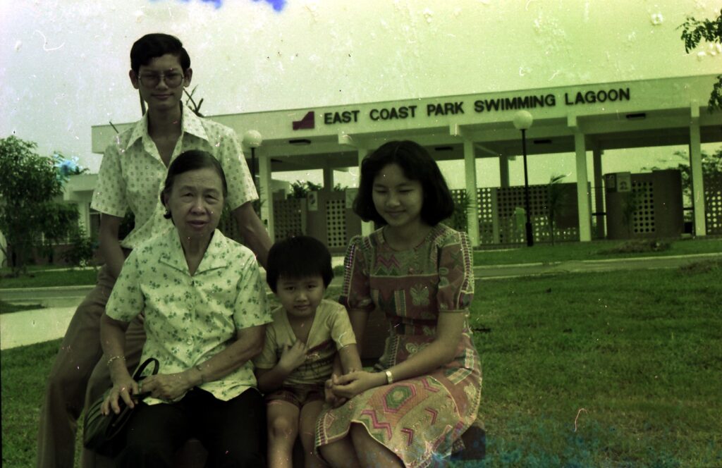 1979 - Woon Family with Kumar at East Coast Park