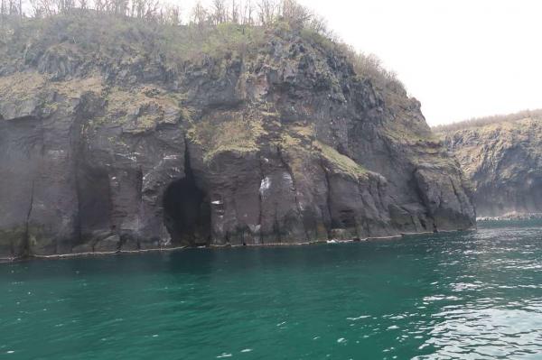 Shiretoko Cruise - Cave
