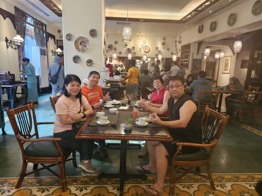 Breakfast at Bumi Surabaya