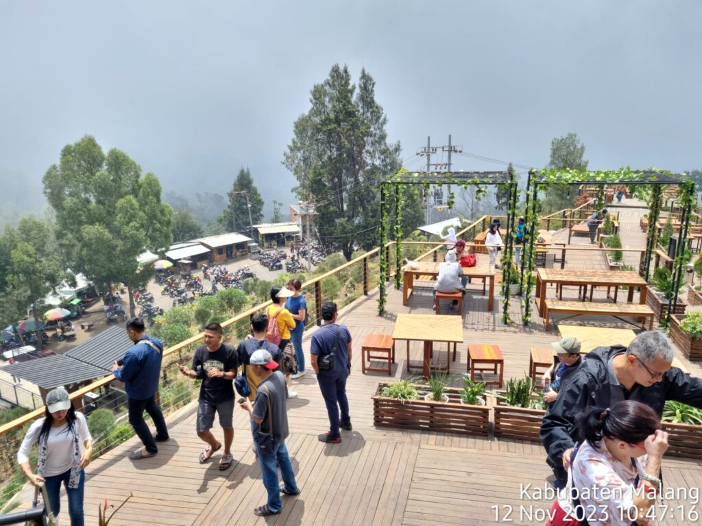 Exciting drive up hill to Bromo Hillside Cafe 360 Malang