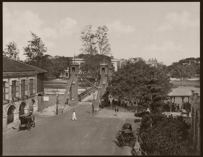 Before: Cavenagh Bridge (1900)