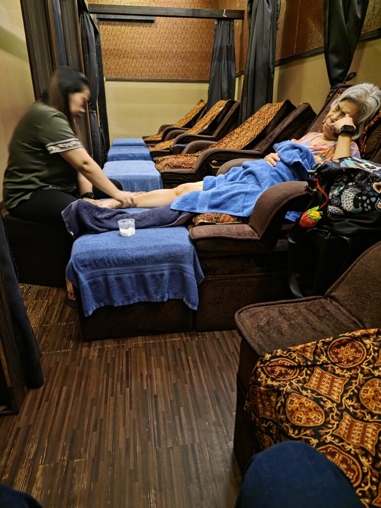 Foot Massage at Rejuv-A at Komp. Ruko Penuin RA No. 2, Batam Indonesia