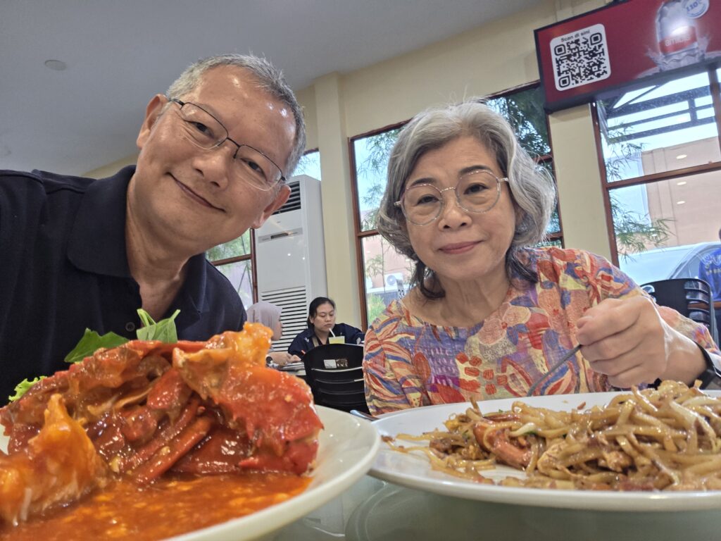 After completing our massage therapy, we took GRAB taxi to Love Restaurant near BCS for our chilli crab lunch