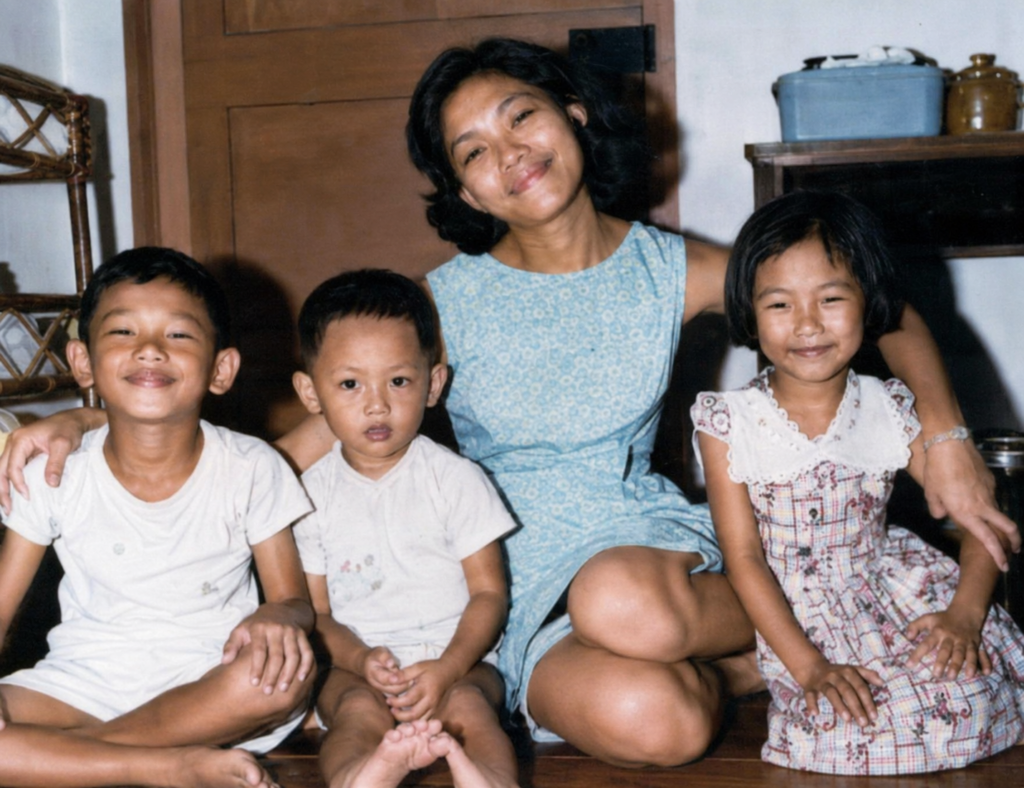 Woon Yew Thong, Woon Yew Meng, Chan Yee Keng and Woon Lia Fun at old Jurong home - Master Bedroom (1966)