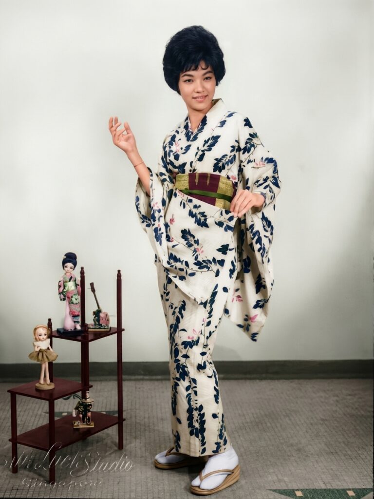 Chan Yee Keng at Photo Studio (Jurong Kerchil Road) (1967)