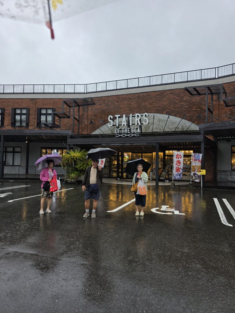 Shopping at Stairs of the Sea