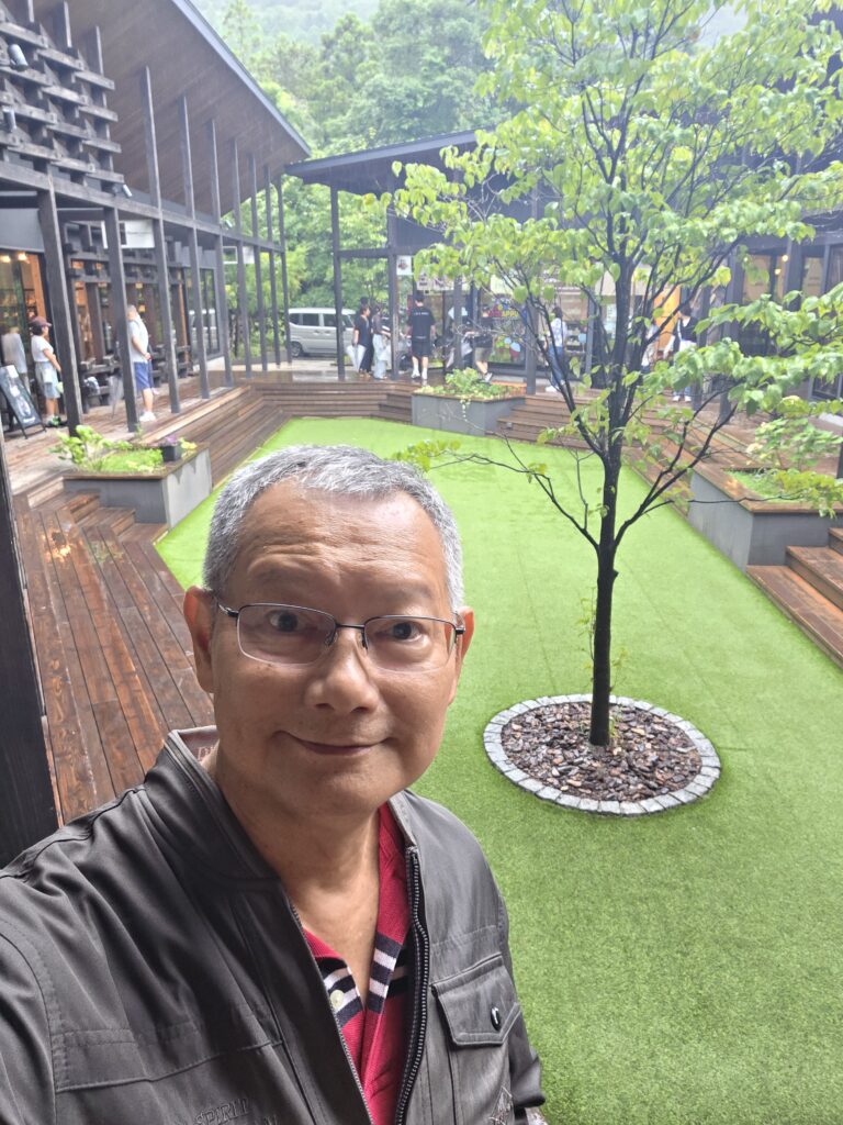 Shopping at Mokuami no mori
