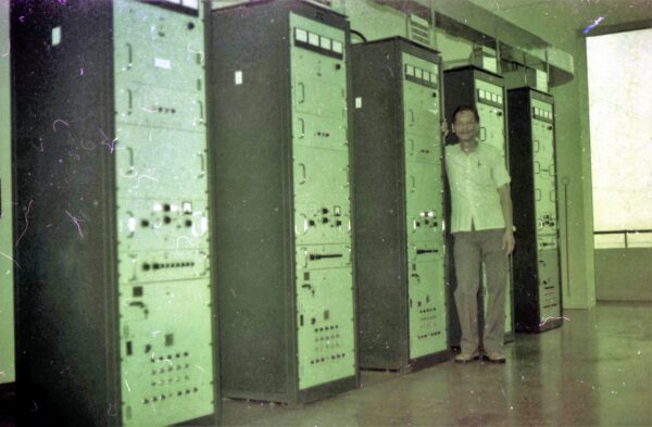1974 - Woon Khai Boon and his equipment racks