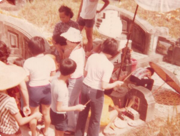 1978 Chan Family during Qing Ming13