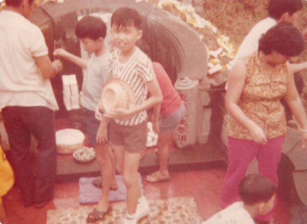 1978 Chan Family during Qing Ming3