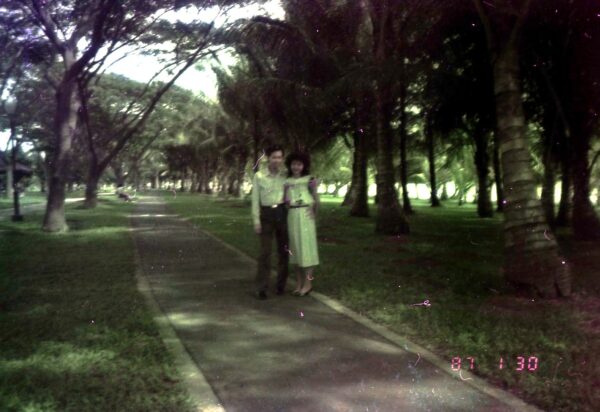 1987 Woon and Kee Families at Har Par Villa