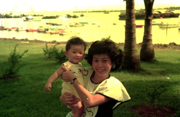 1987 Woon and Kee Families at Har Par Villa