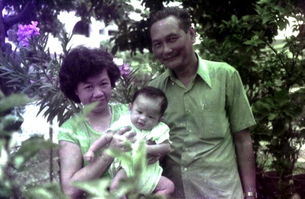 1986 - Derrick Woon Visiting Katong during Chinese New Year — photo