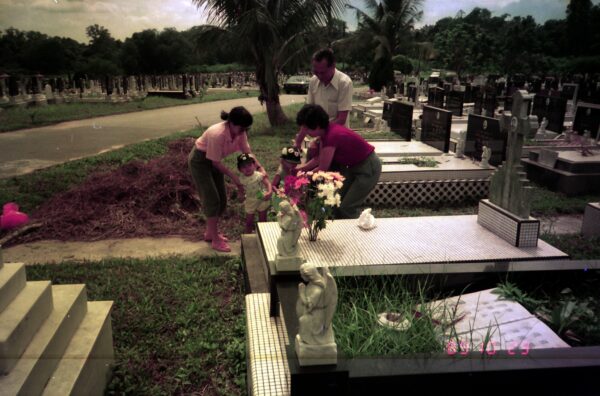 1989 Visit to Chua Chu Kang Cemetry