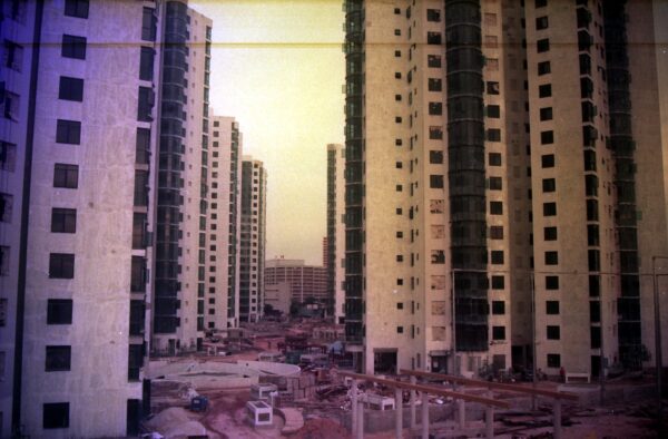 1992 Parc Oasis under construction