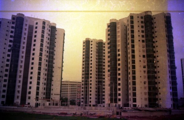 1992 Parc Oasis under construction