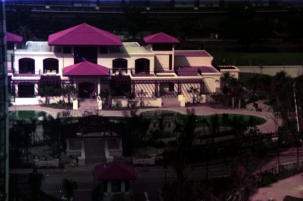 1992 Parc Oasis under construction