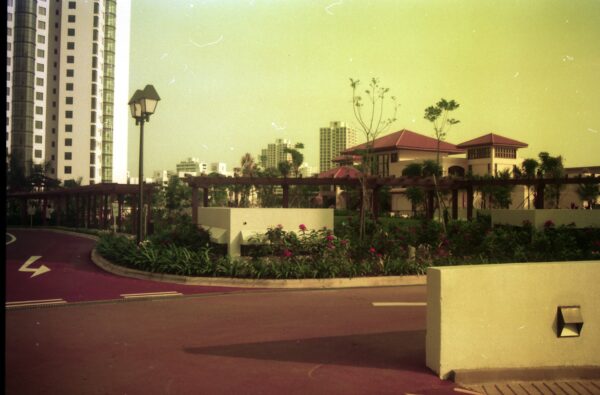 1992 Parc Oasis under construction