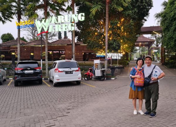 Dinner at Wisata Warung Wareg