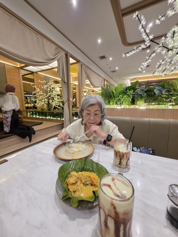 Lunch at Renuin Restaurant - Nagoya Hill Mall, Batam Indonesia